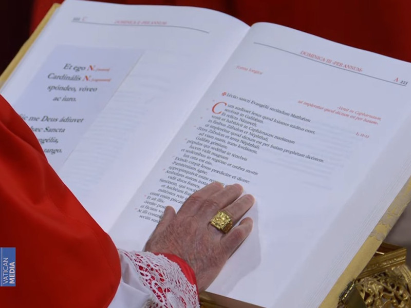 Juramento solemne antes de comenzar el cónclave