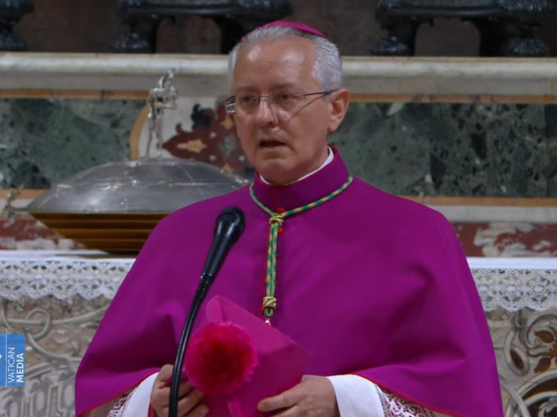 Diego Ravelli, Maestro de Ceremonias Litúrgicas pronuncia el 'EXTRA OMNES'