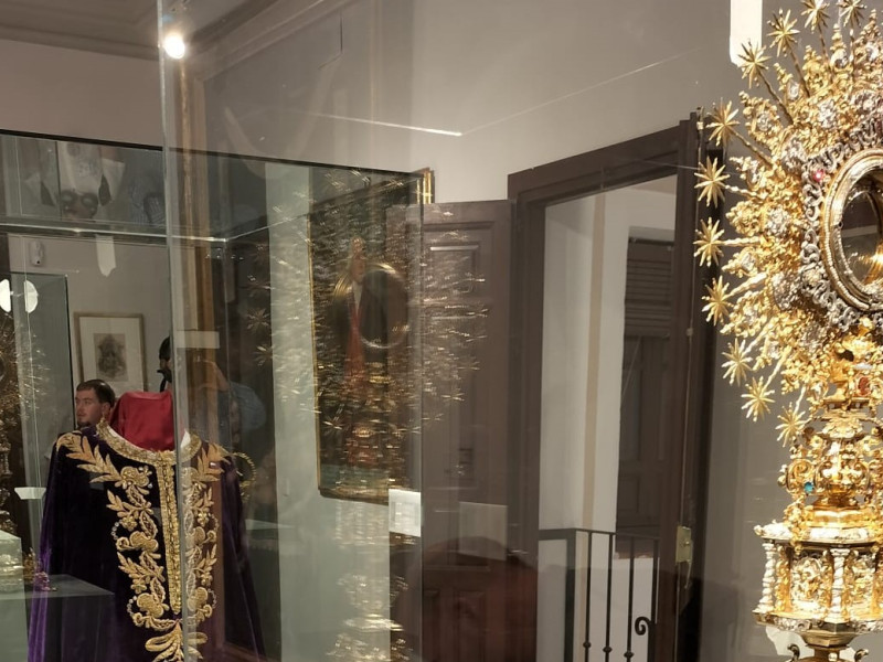 La Custodia de Quito, la primitiva túnica del Nazareno y la Corona del Mariscal Cerdiño