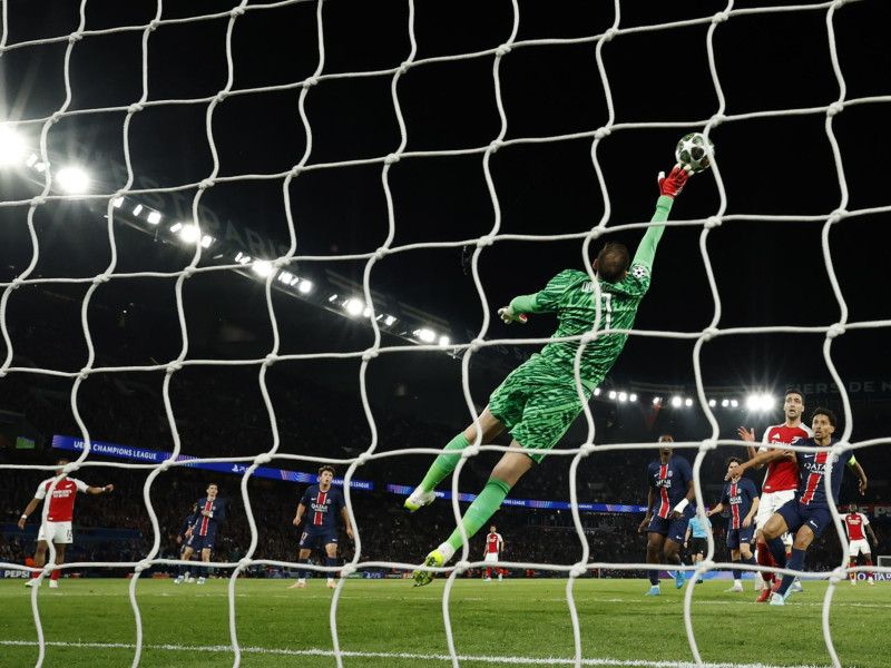 Parada de Donnarumma al Arsenal