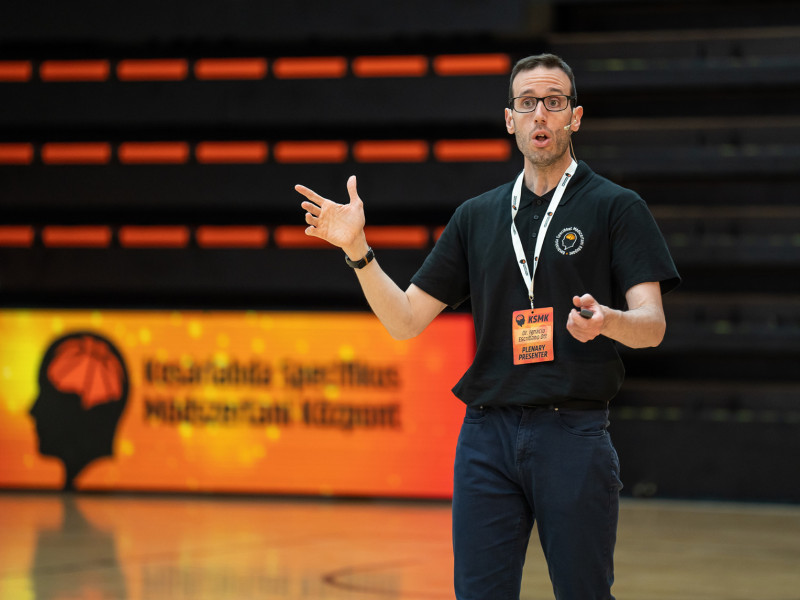 Ignacio Escribano, Nutricionista, investigador y entrenador de baloncesto.