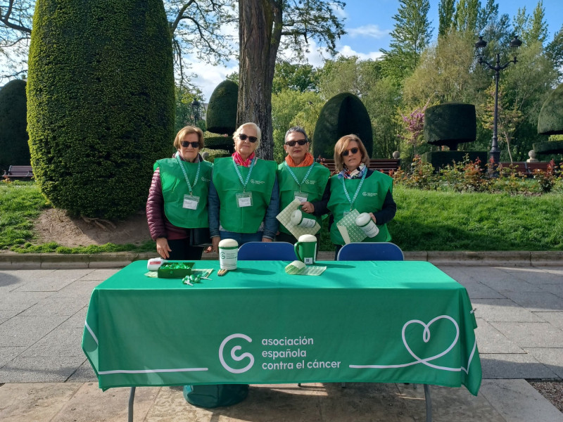 Se han instalado una veintena de mesas en distintos puntos de Burgos.