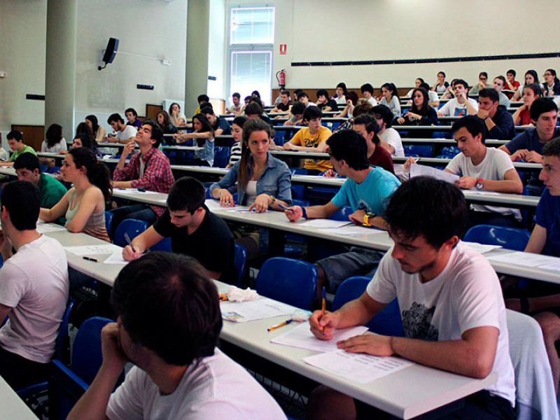 Los alumnos se preparan para superar la PAU con éxito y poder acceder a los estudios que desean
