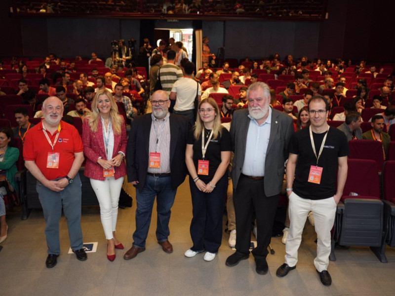 Autoridades y organizadores del Salmorejo Tech, en su inauguración.
