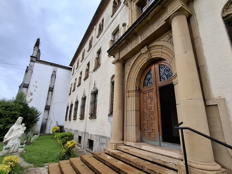 Convento de las Madres Agustinas Recoletas de Somió, en Gijón