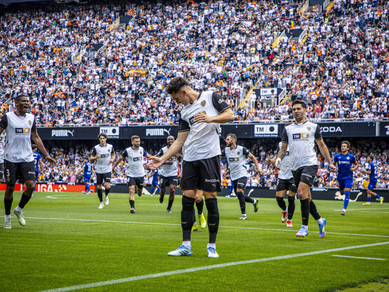 Pepelu fue titular y marcó de penalti