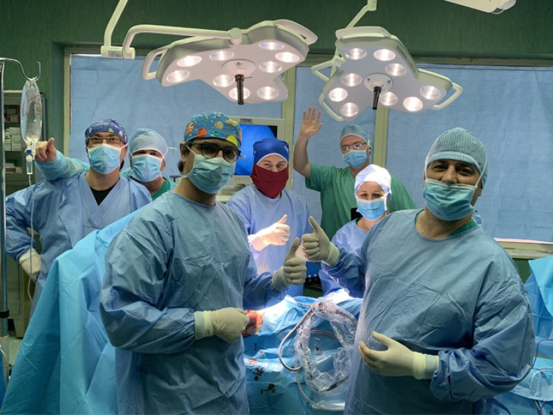 Diego González Rivas (con gafas, delante a la izquierda), en una operación