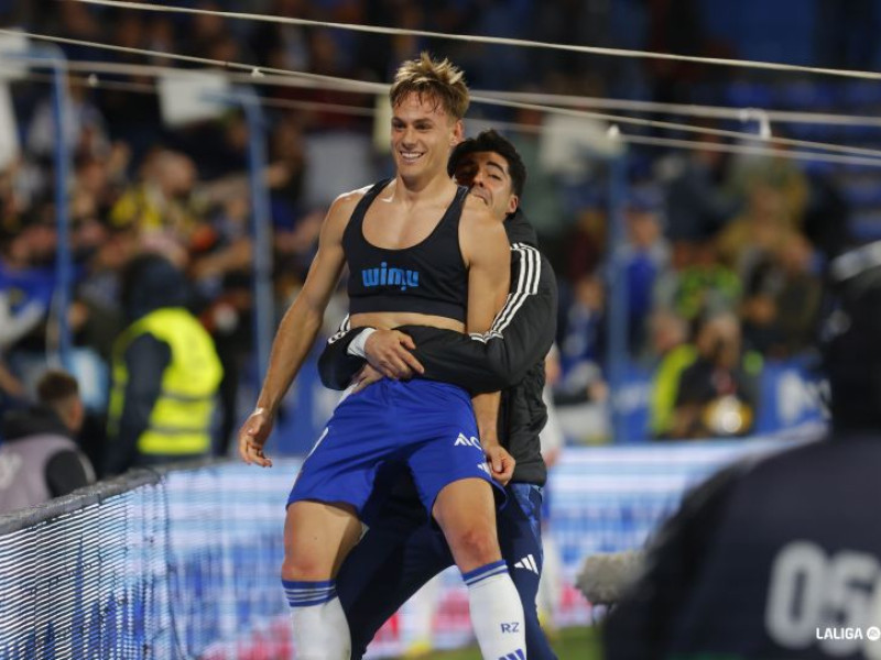 Dani Gómez celebra el postero gol ante el Cartagena.