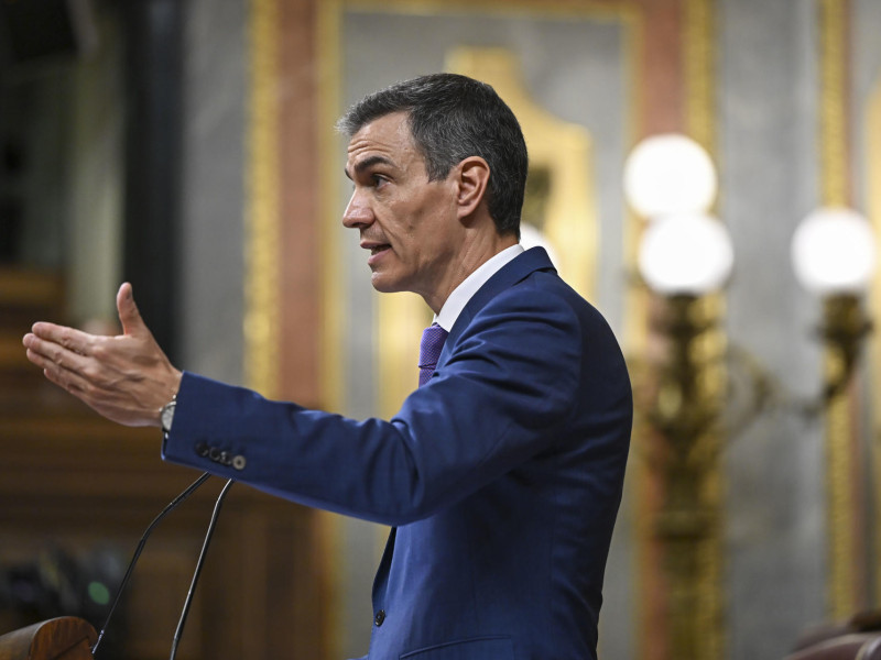 El presidente del Gobierno, Pedro Sánchez, durante su intervención en el pleno celebrado este miércoles en el Congreso, en el que ha informado del plan de defensa y del apagón masivo del 28 de abril