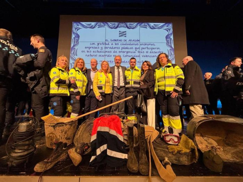 El 061 recibió la medalla de Aragón por su labor en el contingente desplazado a Catarroja.