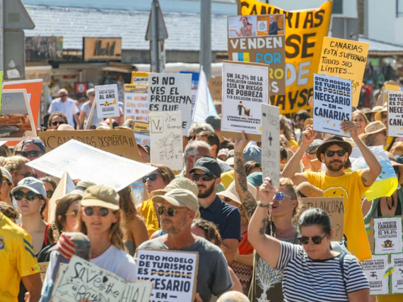 'Canarias tiene un límite' se prepara este 18 de mayo para su tercera manifestación contra el actual modelo turístico