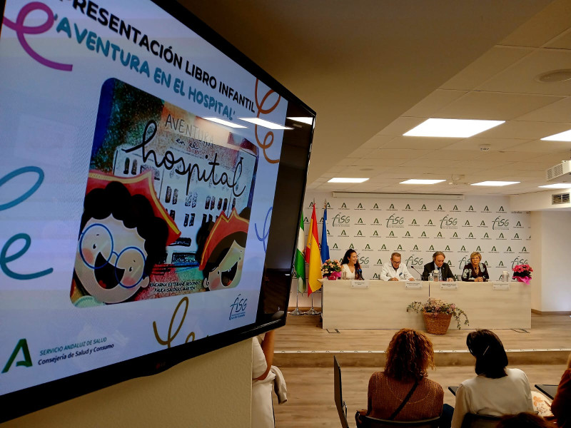 El Hospital Santa Ana de Motril ha editado un libro infantil orientado a divertir y entretener al paciente pediátrico quirúrgico