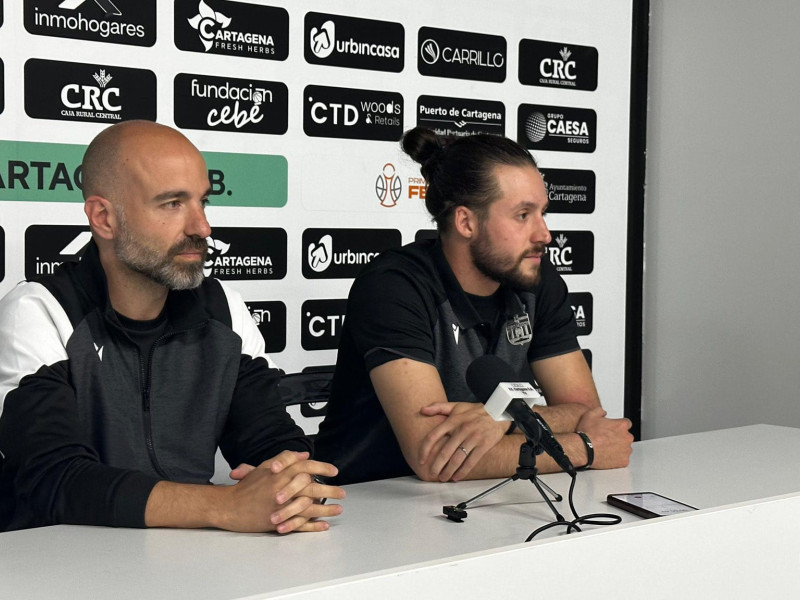 Alberto Martín, junto al técnico Jordi Juste