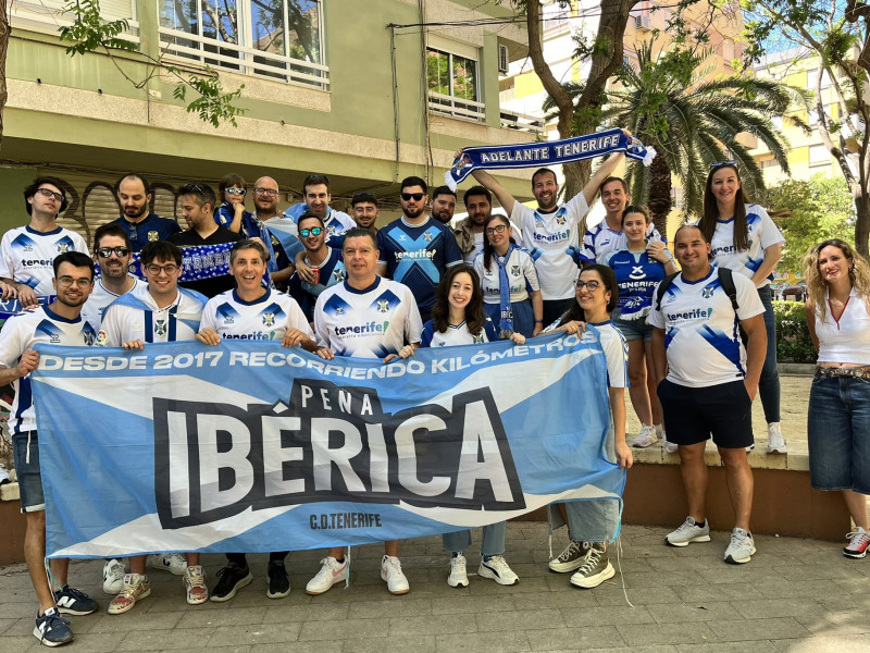 La Peña Ibérica en Valencia animando al CD Tenerife