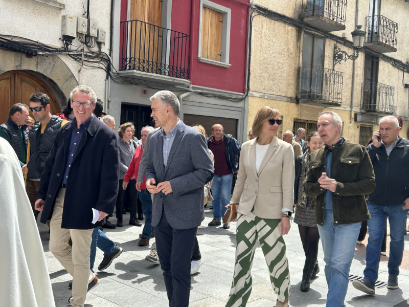 Representación municipal en la festividad de San Isidro