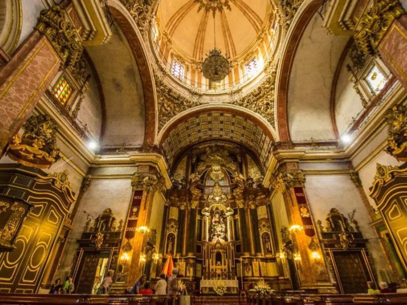 Retablo principal y altar mayor de la Basílica de Nuestra Basílica Nuestra Señora del Socorro en A