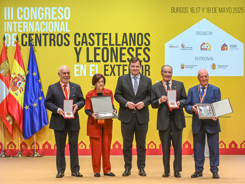 Inauguración del III Congreso de Centros de Castilla y León en el Exterior por parte del presidente de la Junta de Castilla y León, Alfonso Fernández Mañueco