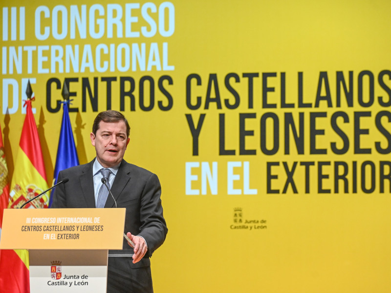 Inauguración del III Congreso de Centros de Castilla y León en el Exterior por parte del presidente de la Junta de Castilla y León, Alfonso Fernández Mañueco