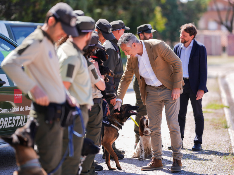 Novillo ha supervisado el entrenamiento de la Unidad Canina de los Agentes Forestales