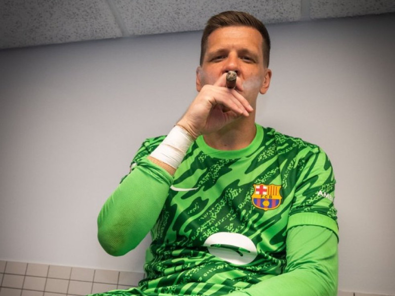 Szczesny, con un puro, celebrando el título de Liga.