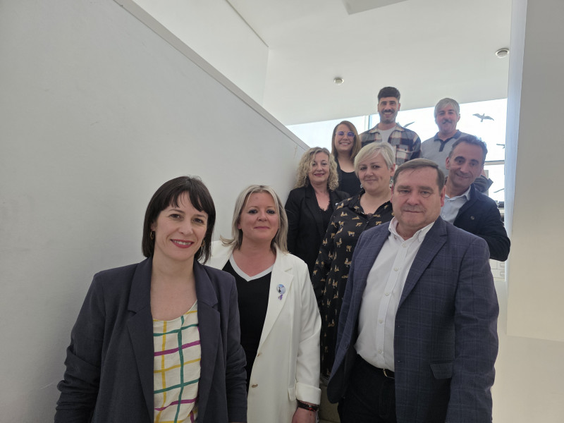 Integrantes del gobierno de Fene con Ana Pontón