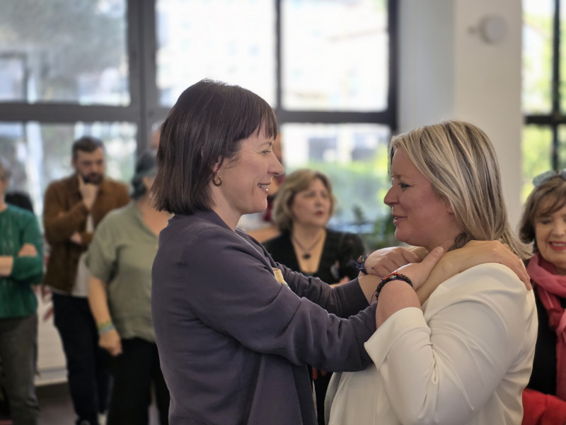 Pontón felicitó al término de la sesión a Sandra Permuy