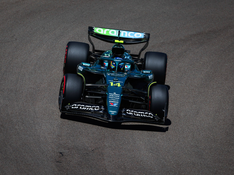 Fernando Alonso durante la calificación del GP de Emilia Romaña