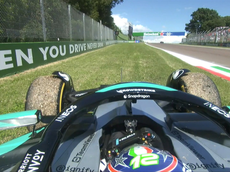 Antonelli es el segundo piloto que abandona este domingo en Imola.