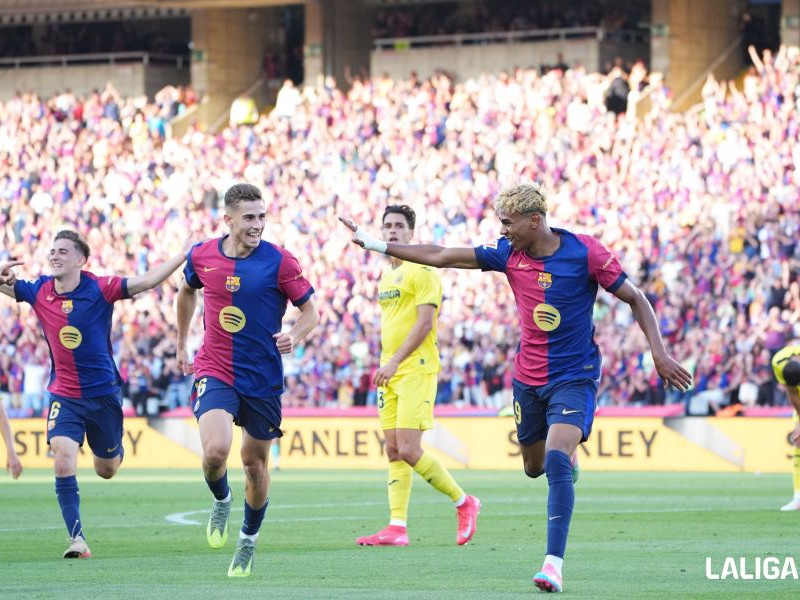 Los jugadores del Barça celebran uno de los goles ante el Villarreal