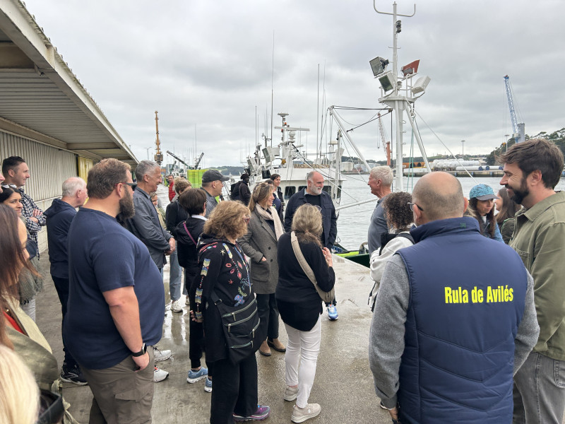 El afamado chef asturiano José Andrés, en la visita a la Rula de Avilés