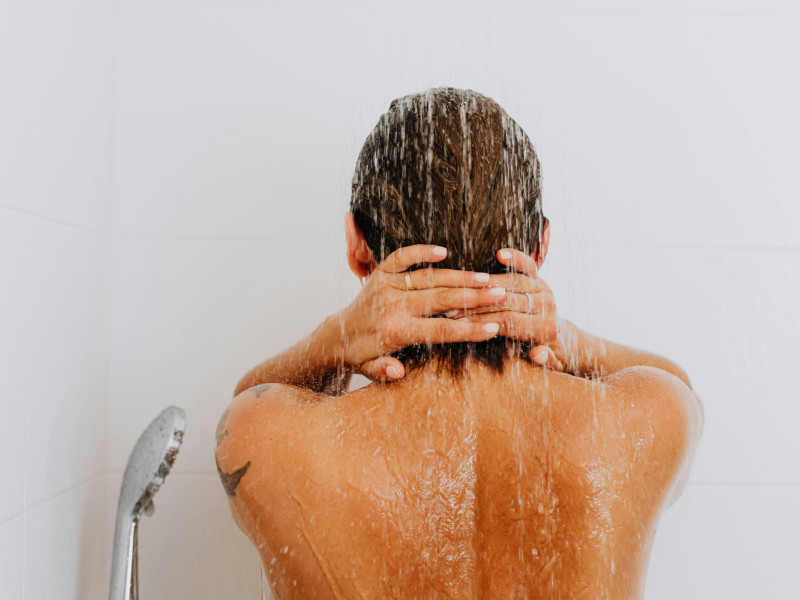 La ducha perfecta para la piel: claves para mantenerla sana e hidratada