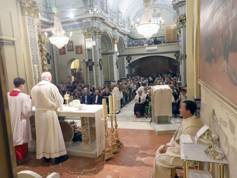 Primera misa en la iglesia de Pincanya tras la Dana