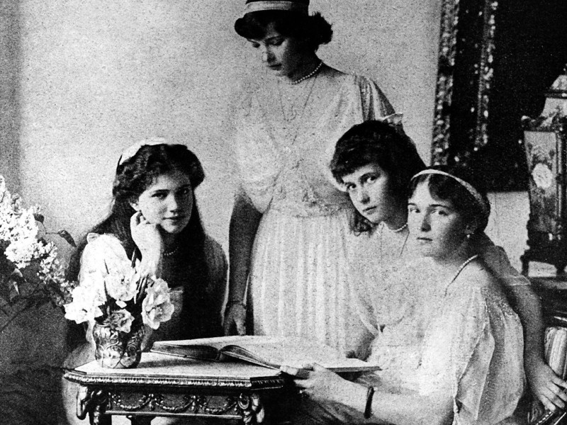 Anastasia Nicholaevna, 18.6.1901 - 16.7.1918, Gran Duquesa de Rusia, con sus hermanas María, Tatiana y Olga