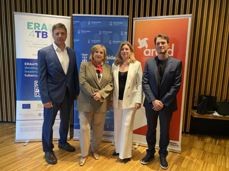 Santiago Ramón (derecha), junto a Claudia Pérez, Rosa Bolea y Juan José Vaquero.