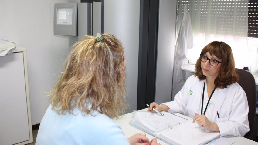 Cómo explicarle a nuestro médico todos los síntomas de la menopausia El doctor Juan Gérvas denuncia que en España se están realizando más pruebas médicas a mujeres que realmente no lo necesitan, como las de clase media o alta o las profesionales sanitarias, que a las que sí lo requieren como, por ejemplo, las prostitutas, vagabundas o algunas mujeres de etnia gitana.SALUD CASTILLA-LA MANCHA ESPAÑA EUROPA TOLEDOEUROPA PRESS/JCCM