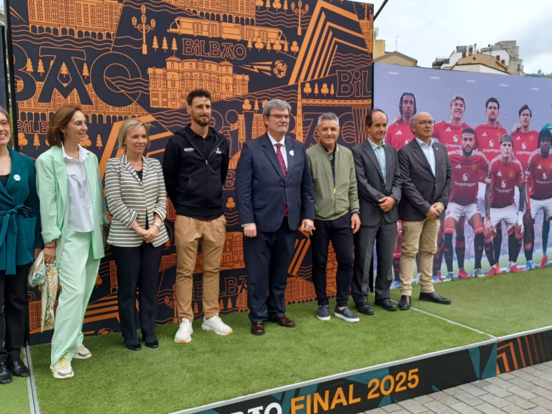 Inauguración de la Fan Zone neutral en el Arenal