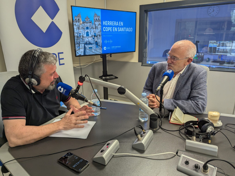 Momento de la entrevista con Sindo Guinarte en COPE Santiago