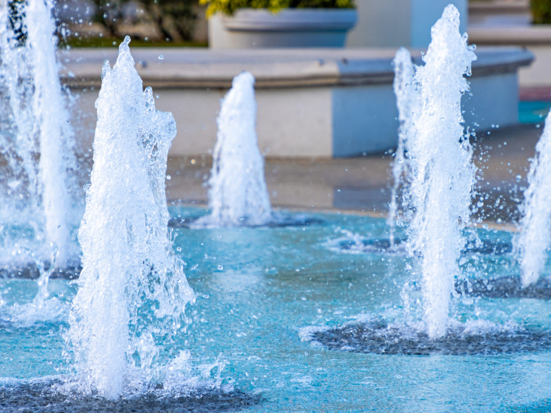 imagen de archivo de chorros de agua de una fuente