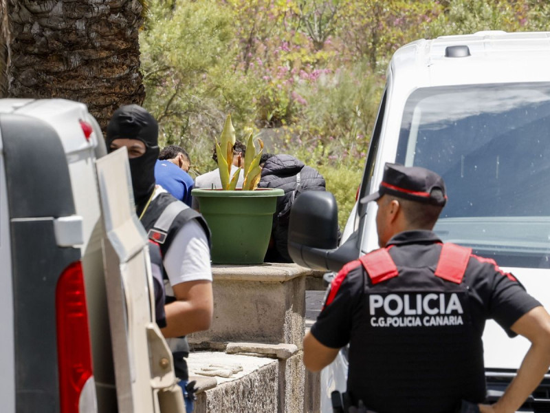 Agentes en el centro de menores