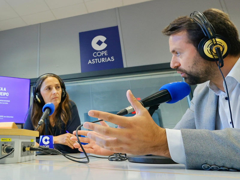 Álvaro Queipo en los estudios de COPE
