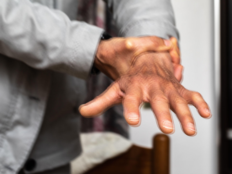 Mano temblorosa por parkinson