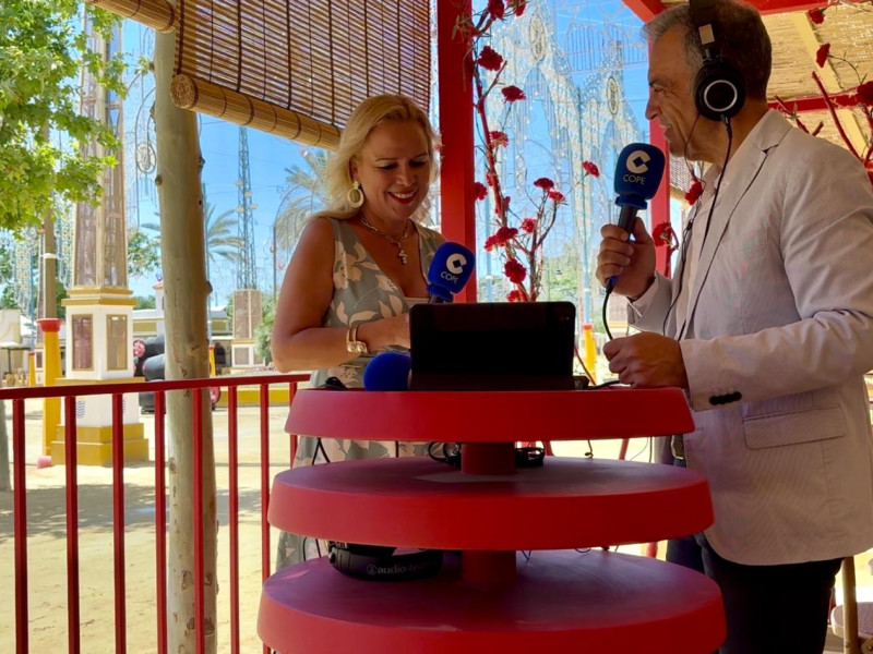 La delegada Yésicca Quintero entrevistada en la programación ferial de COPE