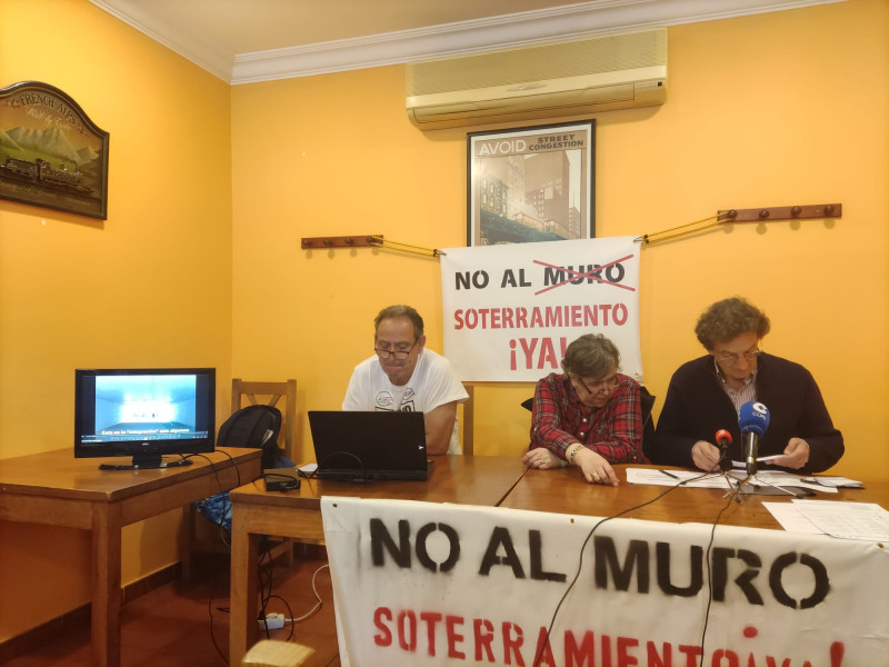 La Plataforma del Soterramiento del Ferrocarril de Valladolid, durante al rueda de prensa