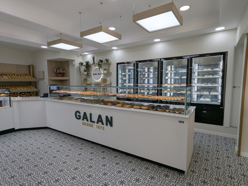 El horno Galán reabre sus puertas tras siete meses de la Dana