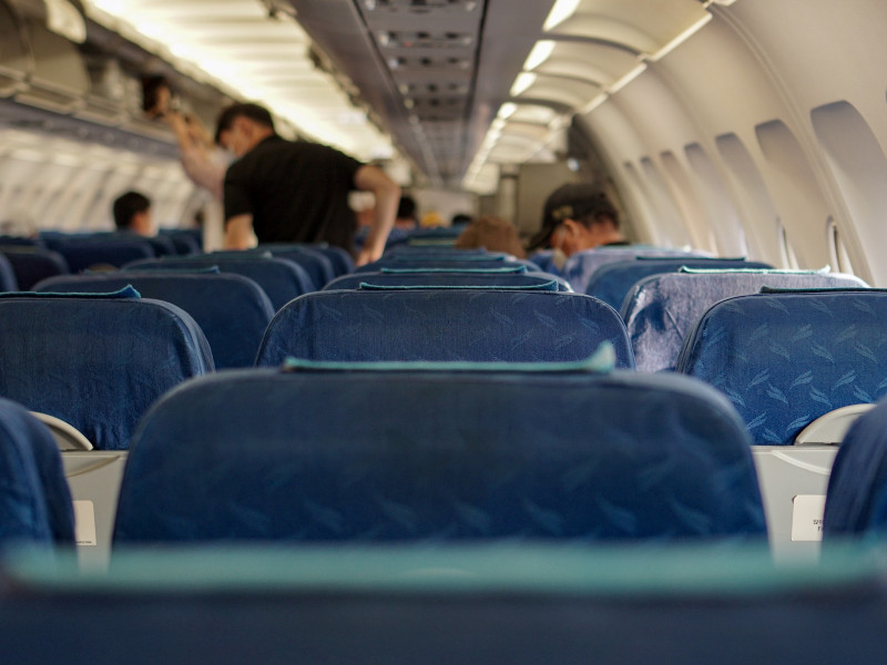 Cabina de pasajeros de un avión comercial