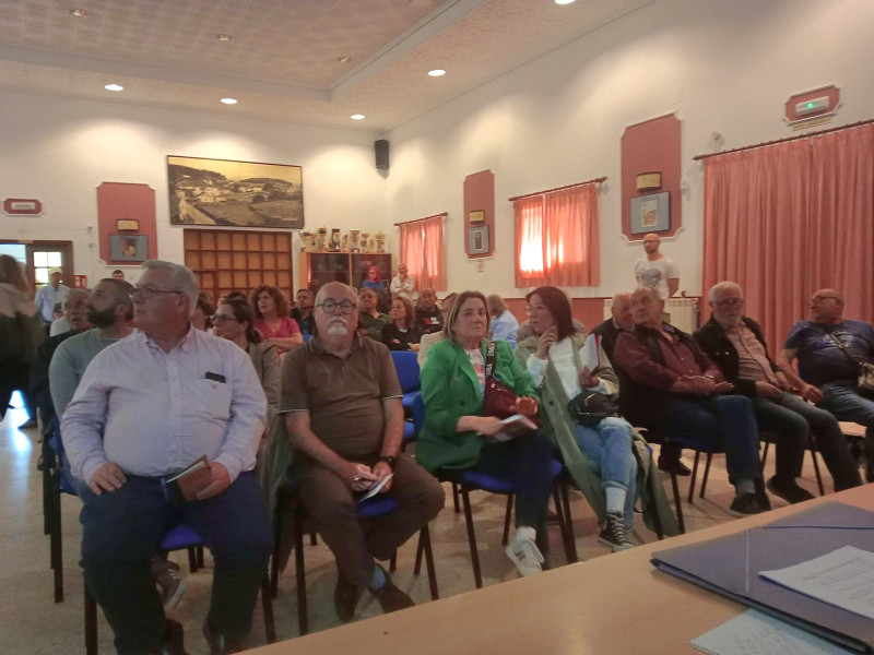 Los vecinos acudieron a recibir las explicaciones del proyecto