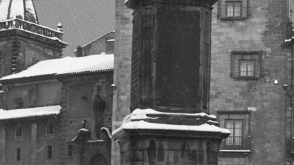 La plaza del Marqués, en Gijón, nevada el 24 de febrero de 1944