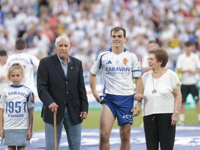 Francho Serrano tomó la palabra al acabar el partido para pedir perdón y anunciar su renovación