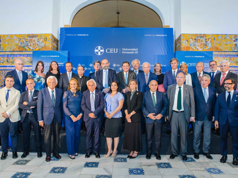 La Universidad CEU Fernando III entrega sus premios a la excelencia y al compromiso social