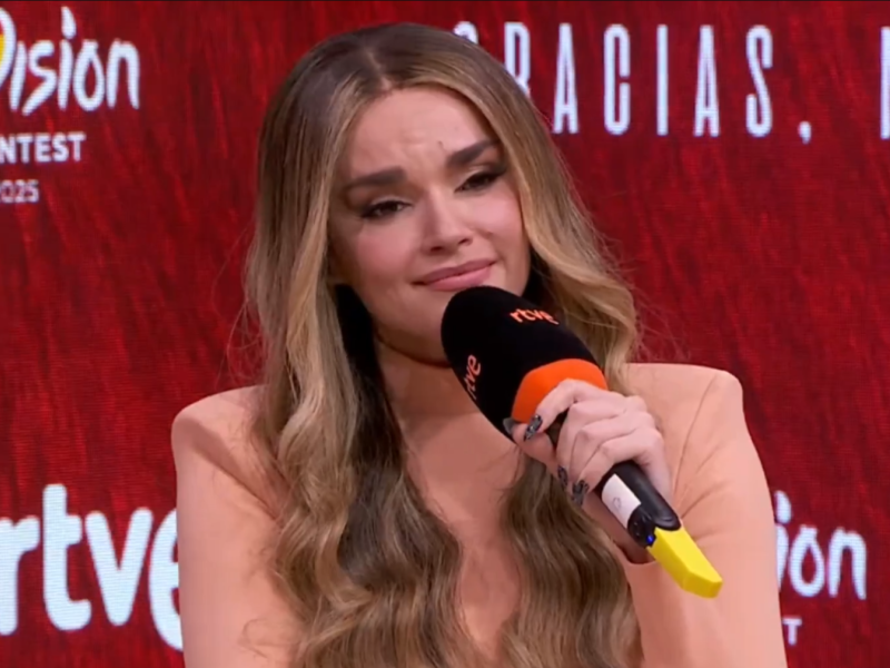 Melody, emocionada durante la rueda de prensa